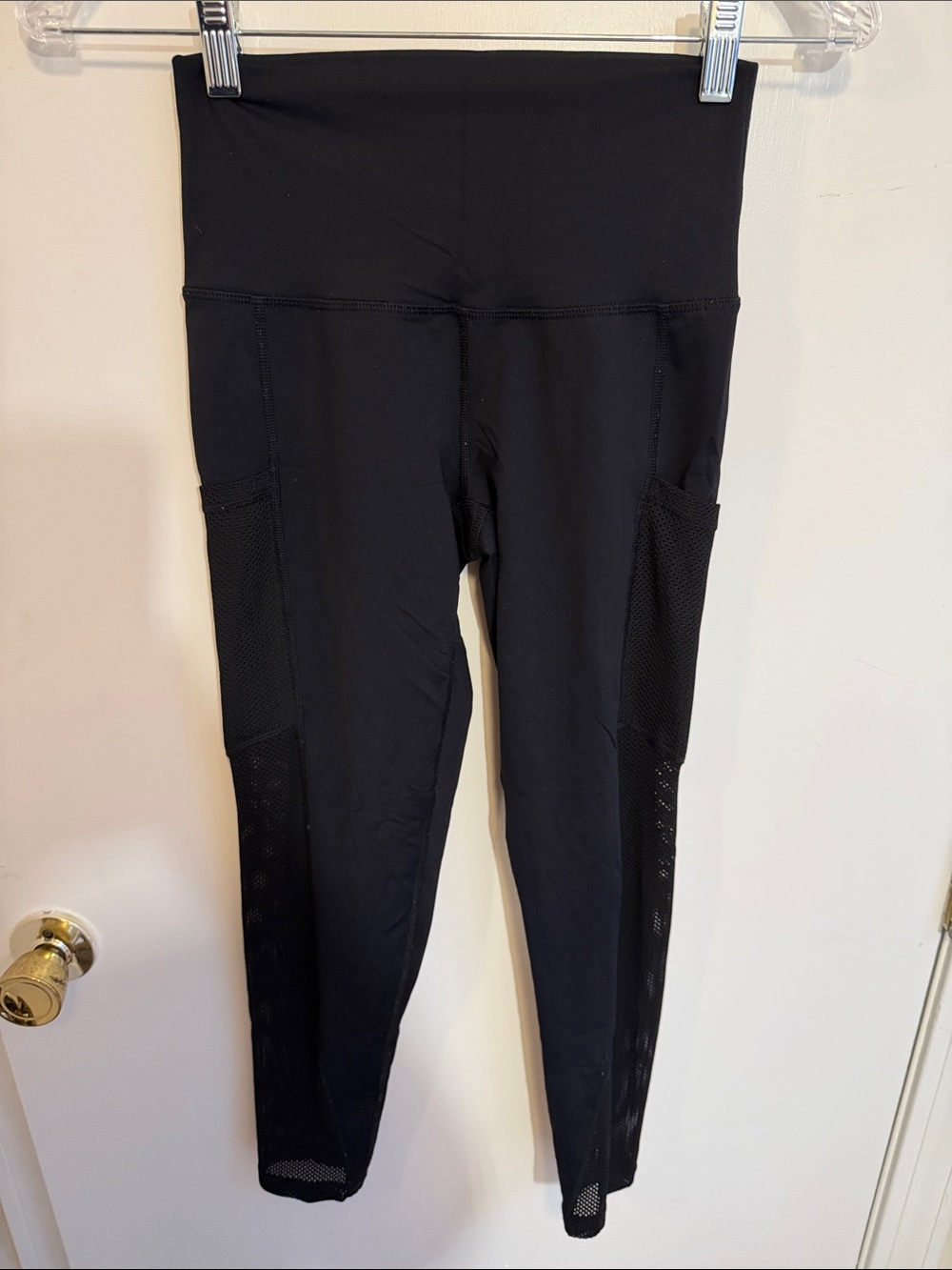 aerie Black High-Waist Leggings with Side Mesh Pockets